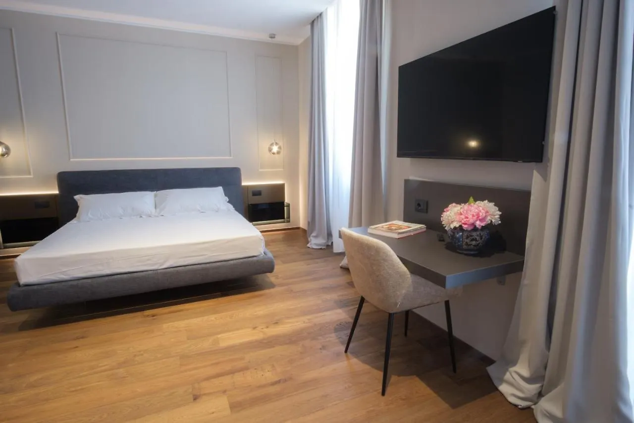 Palazzo Danisi Rooms&Suites Bari 3*,