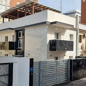 Luxury House Bed & Breakfast