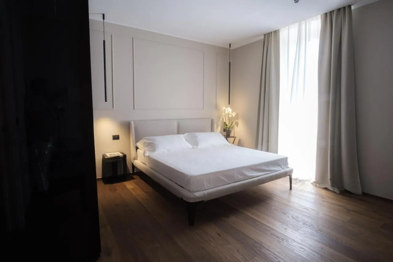 Palazzo Danisi Rooms&Suites Bari 3*,